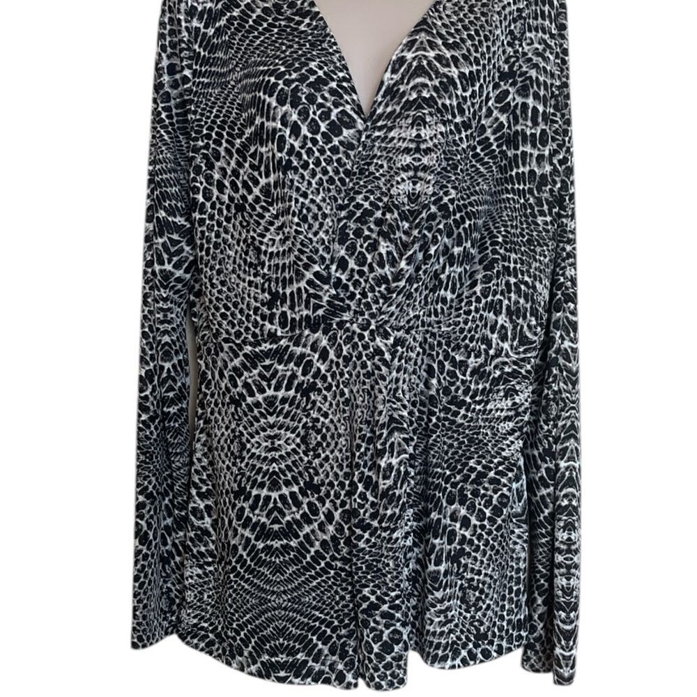 Kenneth Cole Black and White Long Sleeve Button Down Shirt